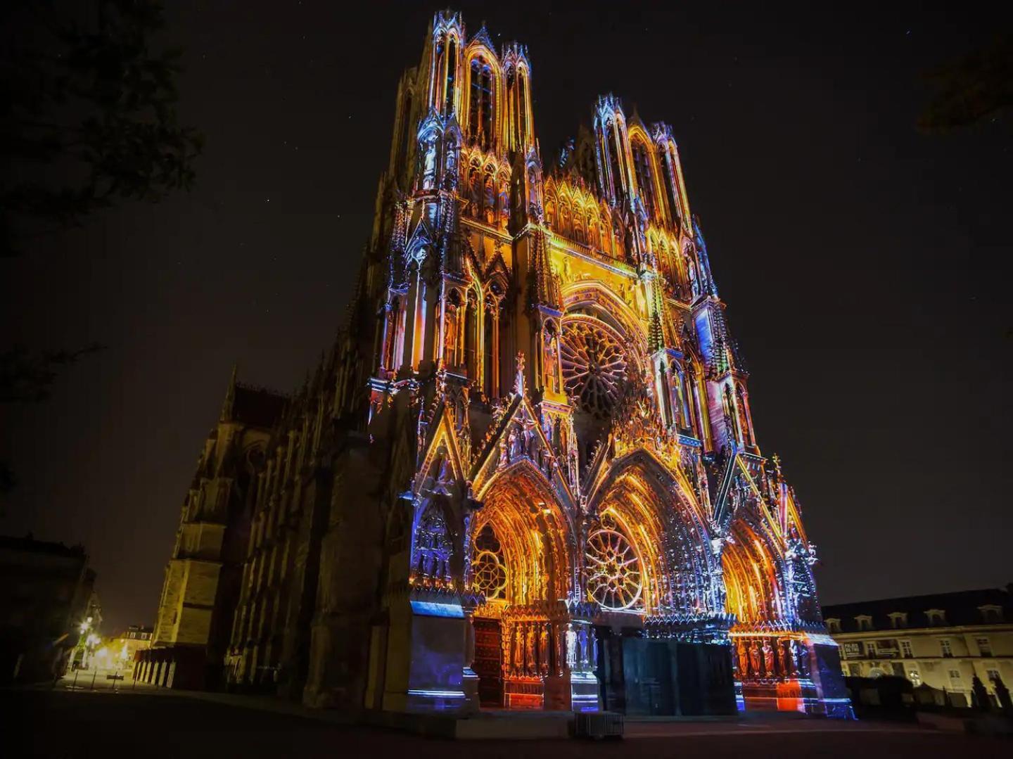 Le Clovis - Centre - Cathedrale *